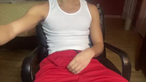 Snapshot of nyc2100 chatting on February 2025 05:39:01 AM Your HOTBF online show from February 2025 05:39:01 AM