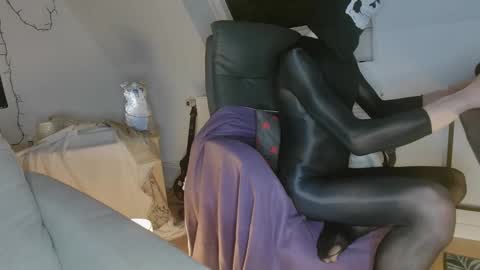 Nyl0nnickb0y online show from February 2026 09:55:02 PM