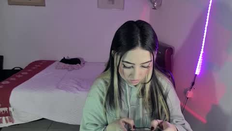 Snapshot of nymph_frida chatting on December 2024 03:48:02 AM Frida online show from December 2024 03:48:02 AM