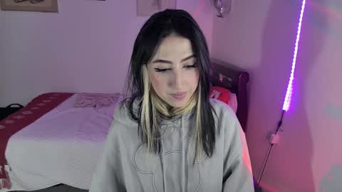 Snapshot of nymph_frida chatting on December 2024 10:02:02 AM Frida online show from December 2024 10:02:02 AM