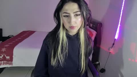 Snapshot of nymph_frida chatting on December 2024 06:43:02 AM Frida online show from December 2024 06:43:02 AM