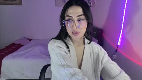 Snapshot of nymph_frida chatting on December 2024 08:33:02 AM Frida online show from December 2024 08:33:02 AM