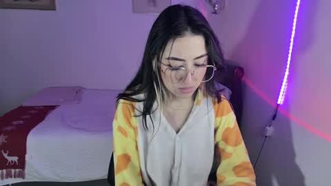 Snapshot of nymph_frida chatting on December 2024 12:30:01 PM Frida online show from December 2024 12:30:01 PM