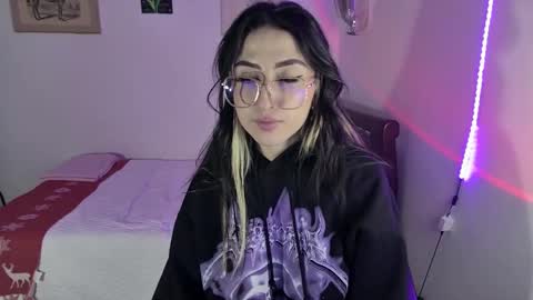 Snapshot of nymph_frida chatting on December 2024 08:51:01 AM Frida online show from December 2024 08:51:01 AM