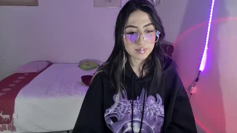 Snapshot of nymph_frida chatting on December 2024 08:15:01 AM Frida online show from December 2024 08:15:01 AM