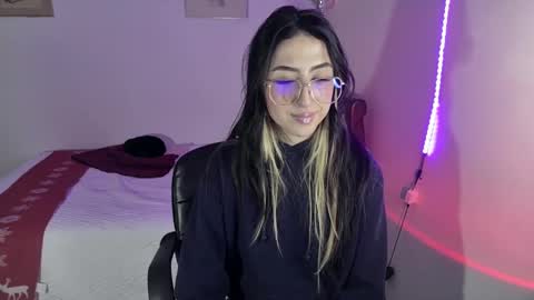 Snapshot of nymph_frida chatting on December 2024 07:52:02 AM Frida online show from December 2024 07:52:02 AM