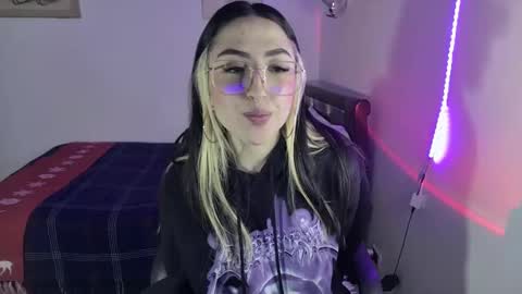 Snapshot of nymph_frida chatting on December 2024 05:47:01 AM Frida online show from December 2024 05:47:01 AM