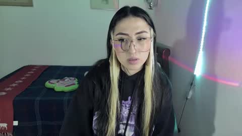 Snapshot of nymph_frida chatting on December 2024 08:07:02 AM Frida online show from December 2024 08:07:02 AM