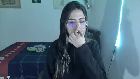 Snapshot of nymph_frida chatting on December 2024 09:50:02 AM Frida online show from December 2024 09:50:02 AM