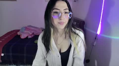 Snapshot of nymph_frida chatting on December 2024 05:22:02 AM Frida online show from December 2024 05:22:02 AM