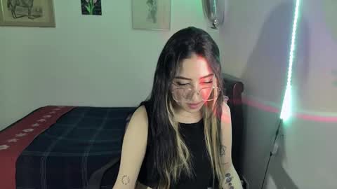 Snapshot of nymph_frida chatting on January 2025 07:27:02 AM Frida online show from January 2025 07:27:02 AM