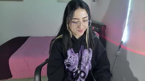 Snapshot of nymph_frida chatting on January 2025 07:00:02 AM Frida online show from January 2025 07:00:02 AM