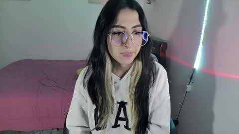 Snapshot of nymph_frida chatting on January 2025 06:54:01 AM Frida online show from January 2025 06:54:01 AM