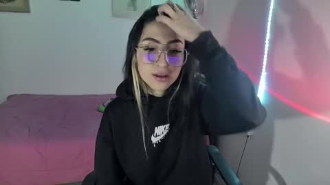 Snapshot of nymph_frida chatting on February 2025 06:34:02 AM Frida online show from February 2025 06:34:02 AM