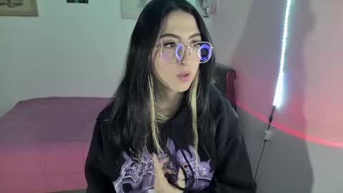 Snapshot of nymph_frida chatting on February 2025 06:57:01 AM Frida online show from February 2025 06:57:01 AM