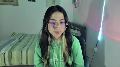 Snapshot of nymph_frida chatting on February 2025 05:58:01 AM Frida online show from February 2025 05:58:01 AM