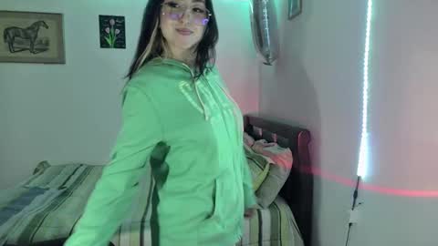 Snapshot of nymph_frida chatting on February 2025 09:03:01 AM Frida online show from February 2025 09:03:01 AM