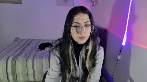 Snapshot of nymph_frida chatting on February 2025 07:32:02 AM Frida online show from February 2025 07:32:02 AM