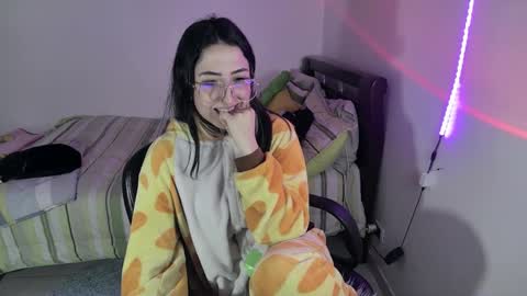 Snapshot of nymph_frida chatting on February 2025 12:59:01 PM Frida online show from February 2025 12:59:01 PM