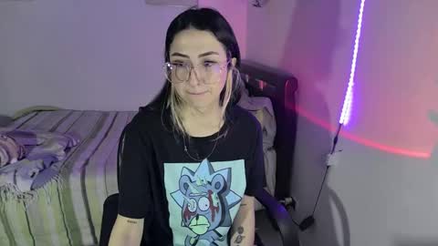 Snapshot of nymph_frida chatting on February 2025 08:48:02 AM Frida online show from February 2025 08:48:02 AM