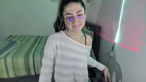 Snapshot of nymph_frida chatting on February 2025 09:22:01 AM Frida online show from February 2025 09:22:01 AM