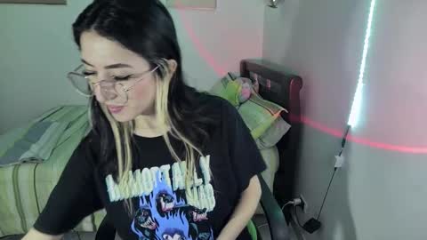 Snapshot of nymph_frida chatting on March 2025 01:17:02 PM Frida online show from March 2025 01:17:02 PM