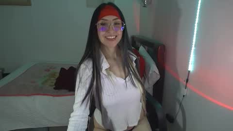 Snapshot of nymph_frida chatting on December 2025 06:50:01 AM Frida online show from December 2025 06:50:01 AM