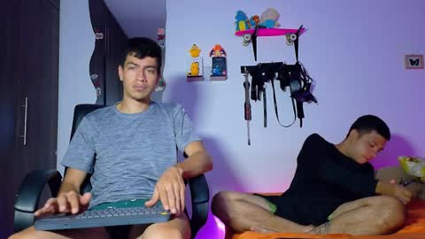 Snapshot of nymphobuddies chatting on September 2025 01:07:02 AM David and Steven Independents online show from September 2025 01:07:02 AM