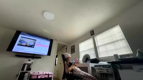 nymphomaticbaby online show from November 2025 05:02:02 PM