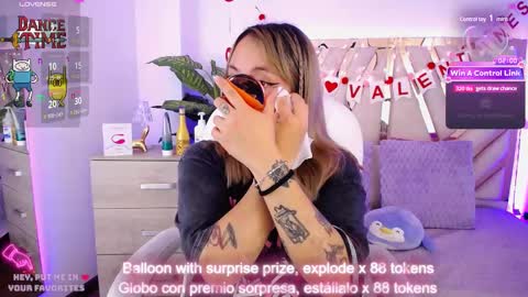 Alex   .    online show from February 2025 08:33:02 PM