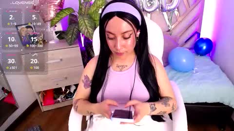 Alex   .    online show from October 2025 06:18:01 PM