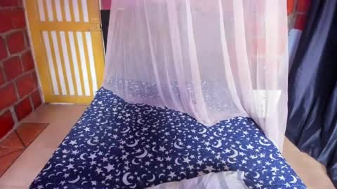 Scarlett online show from April 2026 07:00:01 PM