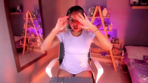 Nyx online show from September 2025 07:59:01 PM