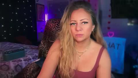 Snapshot of nyxxen chatting on February 2026 01:02:01 AM nyxxen online show from February 2026 01:02:01 AM