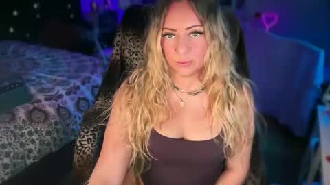 Snapshot of nyxxen chatting on February 2026 03:29:02 AM nyxxen online show from February 2026 03:29:02 AM