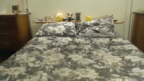 Stef  Derek online show from March 2025 10:56:02 AM