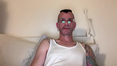 Snapshot of o_johnny_deep_o chatting on February 2026 12:18:01 AM Jonathan Deep online show from February 2026 12:18:01 AM