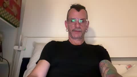 Snapshot of o_johnny_deep_o chatting on February 2026 01:01:02 AM Jonathan Deep online show from February 2026 01:01:02 AM