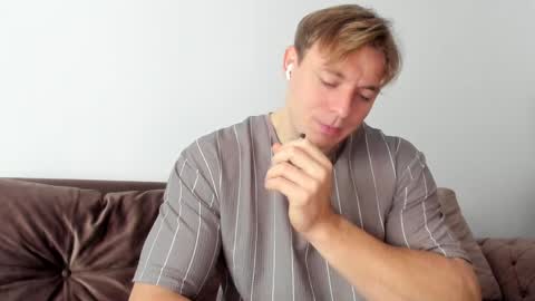 Snapshot of o_r_b_i_t chatting on December 2024 09:58:01 AM o_r_b_i_t online show from December 2024 09:58:01 AM