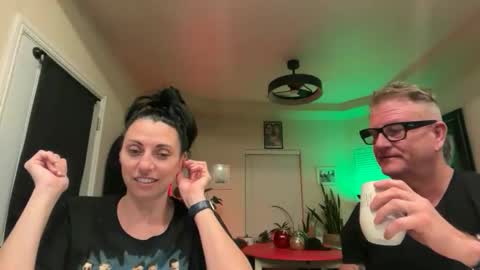 SimplyUs online show from November 2025 10:58:02 AM