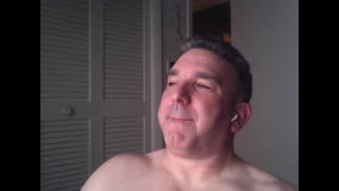 Snapshot of oceanmanx chatting on January 2025 11:18:01 PM Ocean online show from January 2025 11:18:01 PM