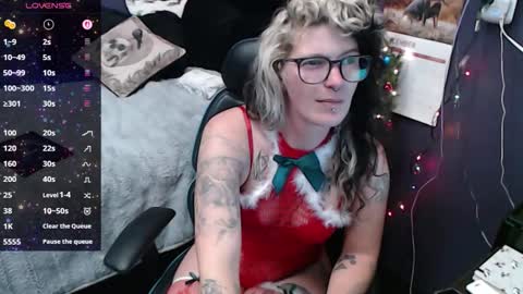 Snapshot of oddywithabody chatting on December 2025 07:47:01 AM Oddy With A Body online show from December 2025 07:47:01 AM