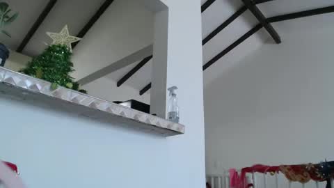 Snapshot of odette_brigh_ chatting on December 2024 07:27:02 PM Val online show from December 2024 07:27:02 PM