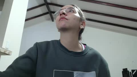 Snapshot of odette_brigh_ chatting on January 2025 01:27:02 AM Val online show from January 2025 01:27:02 AM