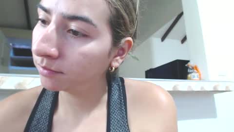 Snapshot of odette_brigh_ chatting on January 2025 11:08:01 PM Val online show from January 2025 11:08:01 PM