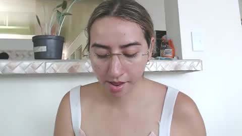 Snapshot of odette_brigh_ chatting on January 2025 07:44:02 PM Val online show from January 2025 07:44:02 PM