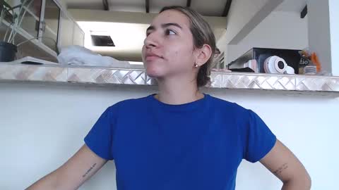 Snapshot of odette_brigh_ chatting on January 2025 06:02:01 PM Val online show from January 2025 06:02:01 PM