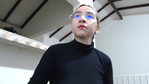 Snapshot of odette_brigh_ chatting on January 2025 01:48:01 AM Val online show from January 2025 01:48:01 AM