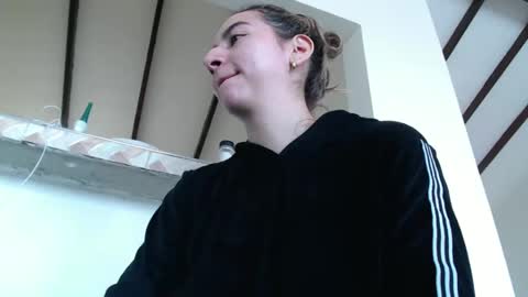 Snapshot of odette_brigh_ chatting on February 2025 05:05:02 PM Val online show from February 2025 05:05:02 PM