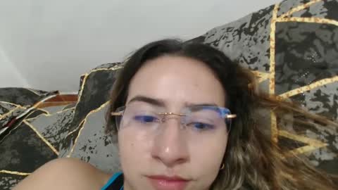 Snapshot of odette_brigh_ chatting on October 2025 03:08:02 PM Val online show from October 2025 03:08:02 PM